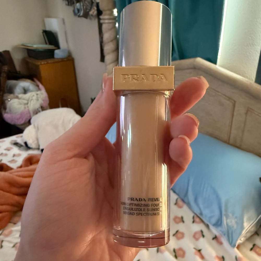 Prada Radiant Skin Optimizing Foundation